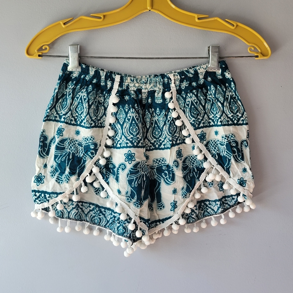 Boho flowy pom pom shorts